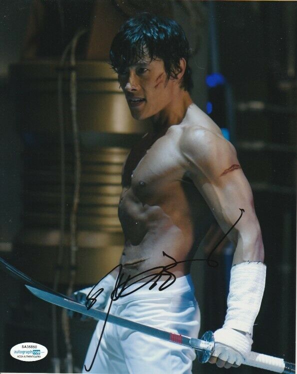 *WOW* BYUNG-HUN LEE SIGNED GI JOE RISE OF COBRA 8x10 Photo Poster painting! ACOA COA EXACT PROOF