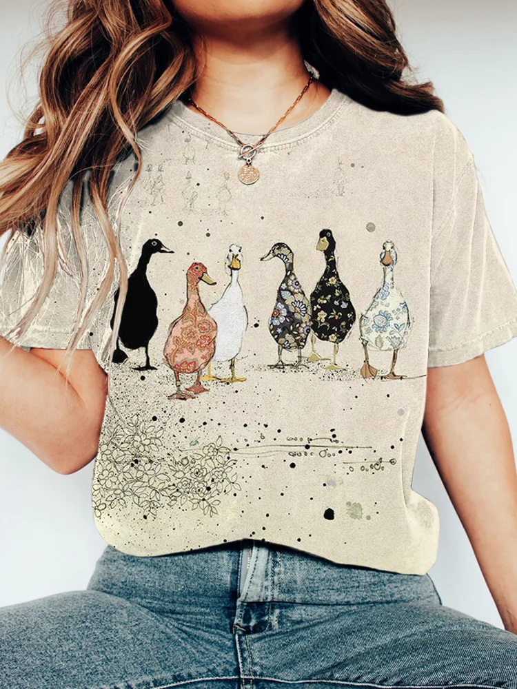 T-Shirt aus gewaschener Baumwolle mit Vintage Sketch Farm Ducks-Aufdruck