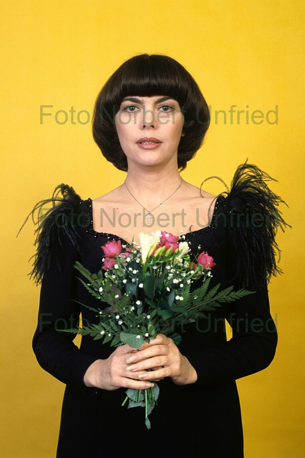 Mireille Mathieu 10 X 15 CM Photo Poster painting Without Autograph (Star-11