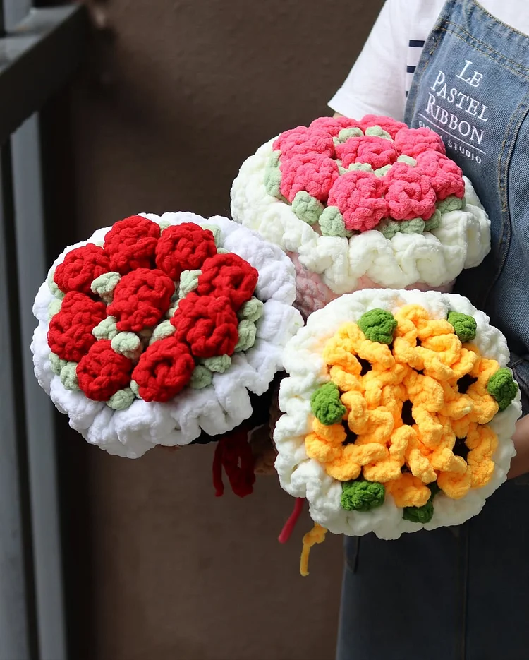 Jumbo Rose Bouquet Crochet Kit
