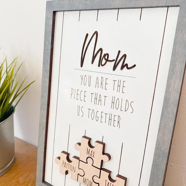Vangogifts Personalised Mothers Day Gift ‘Mom You Are The Piece That Holds Us Together’ Puzzles Pieces Name Sign