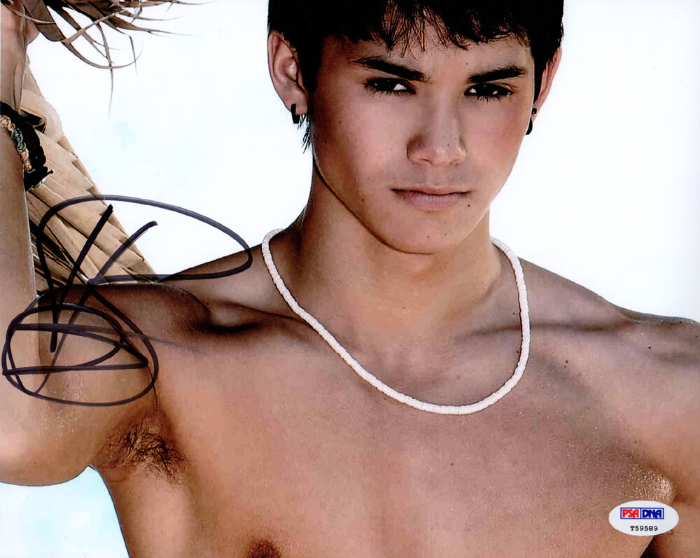 Boo Boo Stewart SIGNED 8x10 Photo Poster painting Decendants Twilight PSA/DNA AUTOGRAPHED