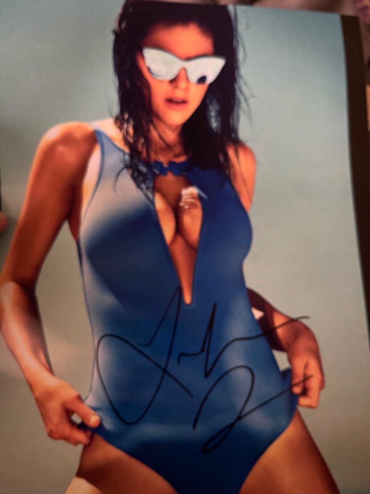 Alexandra Daddario signed 8 x10 Photo Poster painting sexy picture