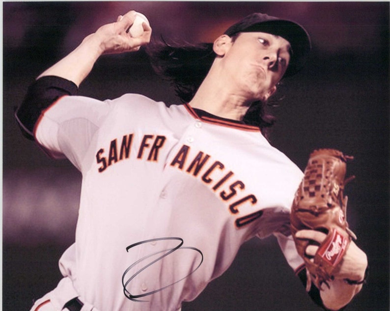 Tim Lincecum Signed Autographed Glossy 8x10 Photo Poster painting San Francisco Giants - COA Matching Holograms