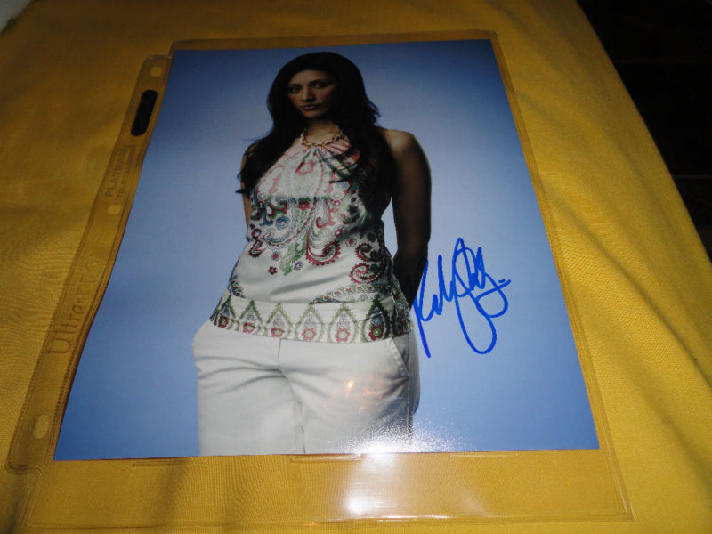 Reshma Shetty Autographed Signed 8x10 Photo Poster painting COA