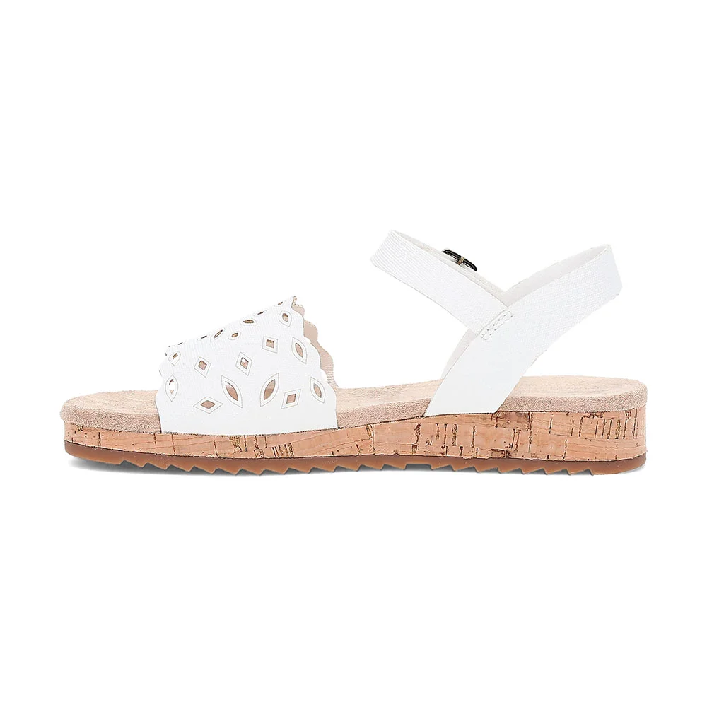 White Round Toe Flat Buckle Strap Comfort Women Sandals with Cut Out