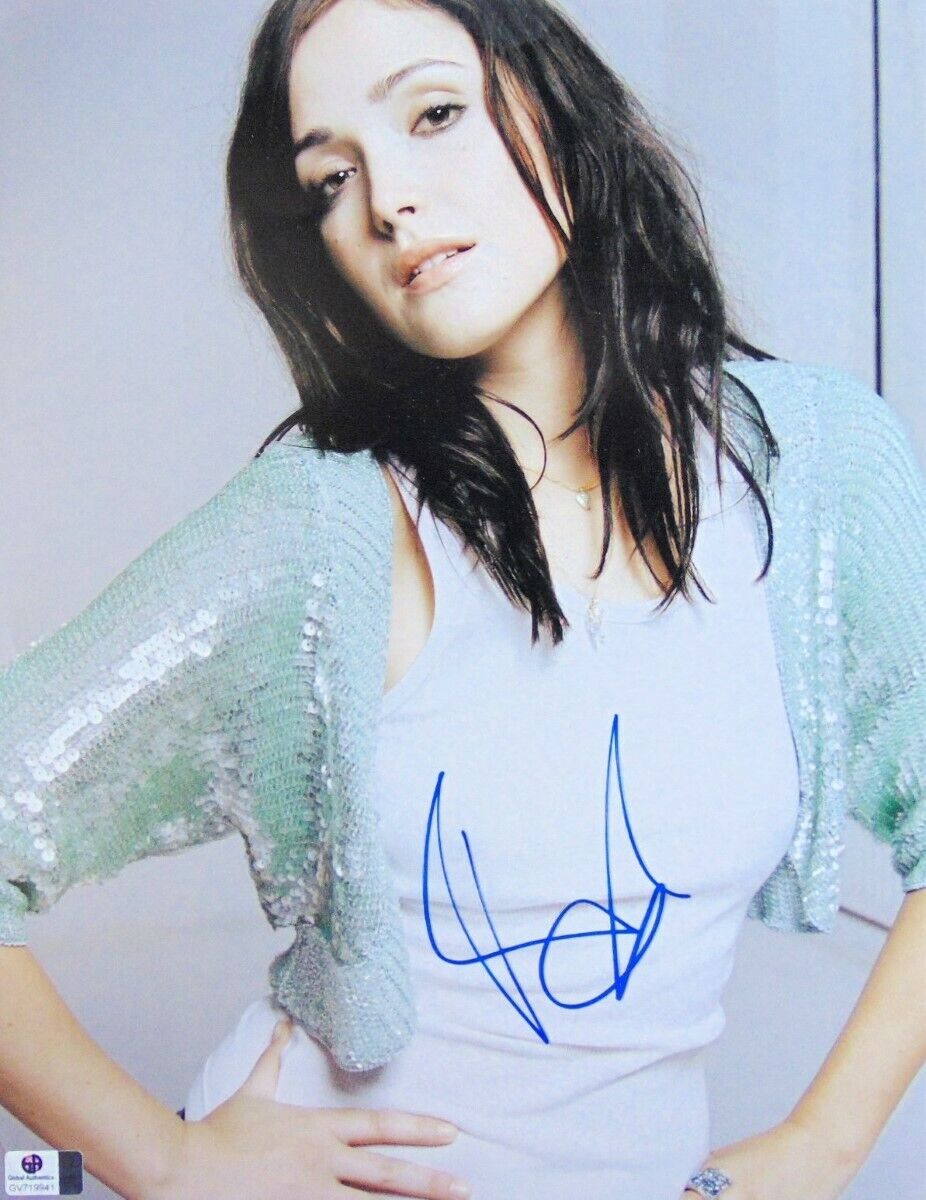 Rose Byrne Signed Autographed 11X14 Photo Poster painting Bridesmaids Hands on Hips GV719941