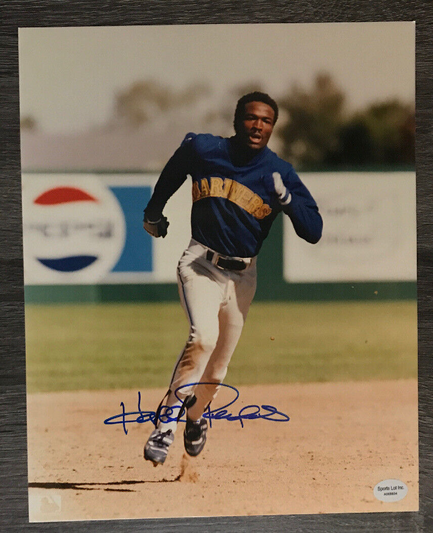 HAROLD REYNOLDS SEATTLE MARINERS AUTOGRAPHED SIGNED 8X10 Photo Poster painting