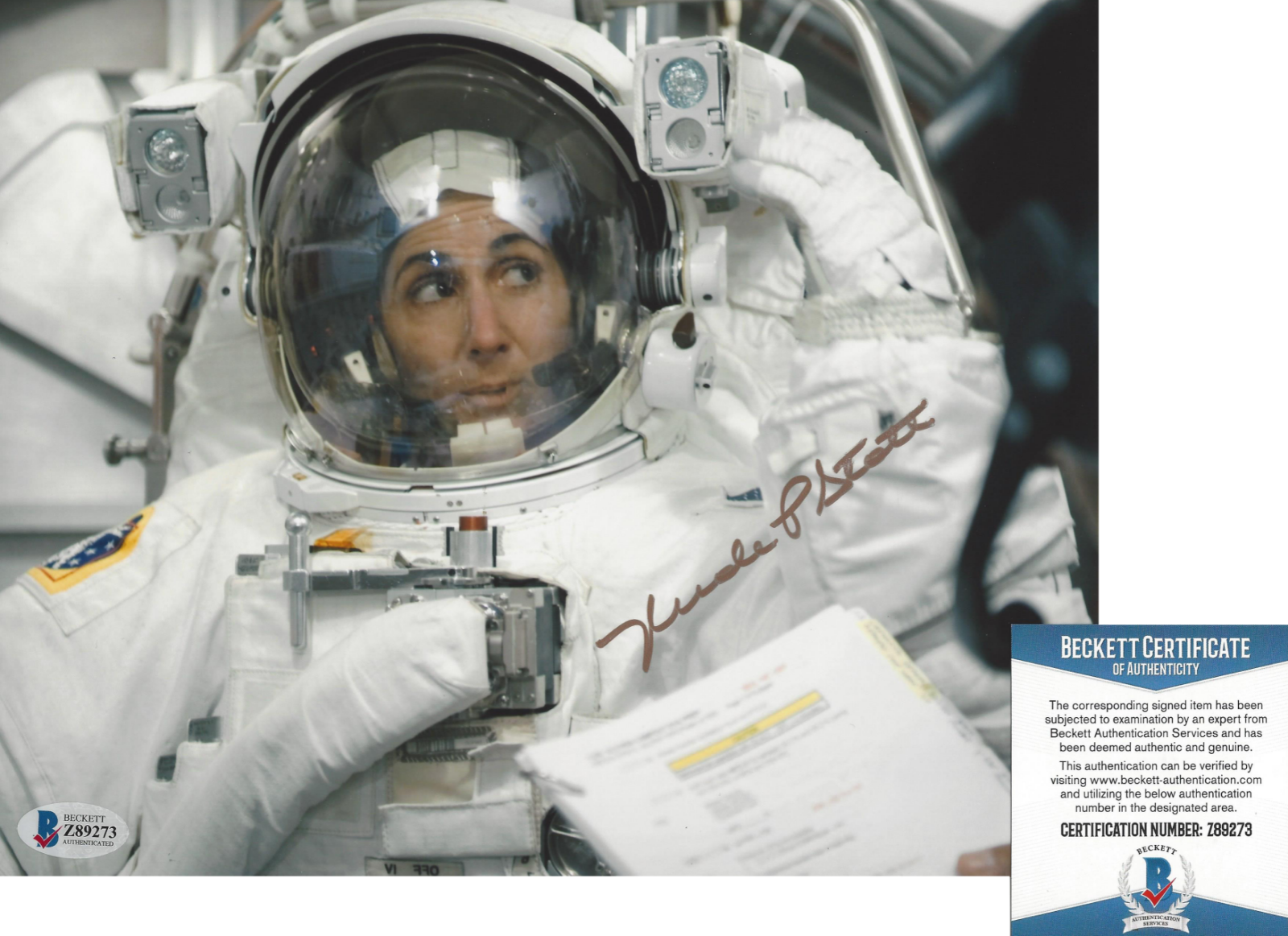 NICOLE STOTT NASA ASTRONAUT EXPEDITION 20 SIGNED 8x10 Photo Poster painting D BECKETT COA BAS