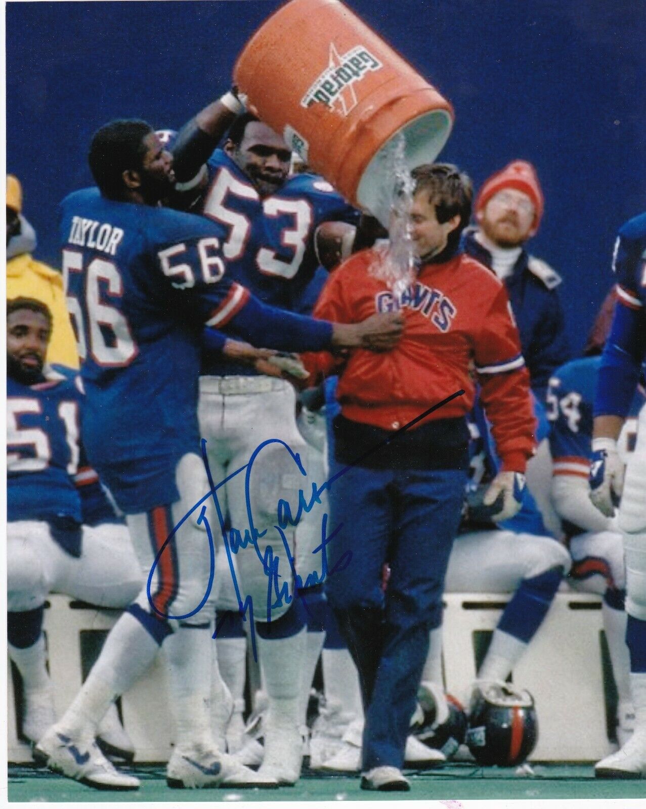 HARRY CARSON NEW YORK GIANTS GATORADE ACTION SIGNED 8x10