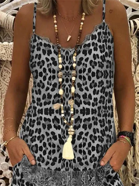 Women's Sleeveless V-neck Polka Dot Lace Stitching Top & Pockets Design Shorts Set