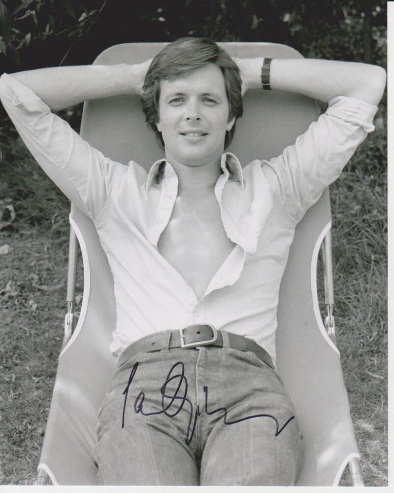 Ian Ogilvy Signed 8x10 Photo Poster painting - Return of the Saint - RARE!! SEXY!!! G613