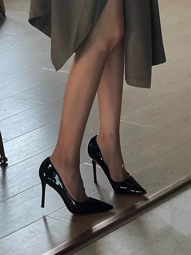 Breakj Breakj 2025 New High Heels Femininity Black Niche Design Temperament Patent Leather Black Single Shoe Fine Heel