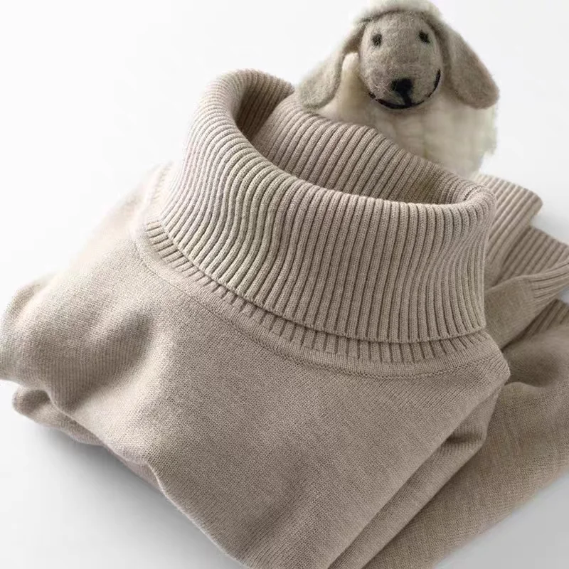 Essential Elegance: Premium Solid Color Men's Turtleneck Sweater