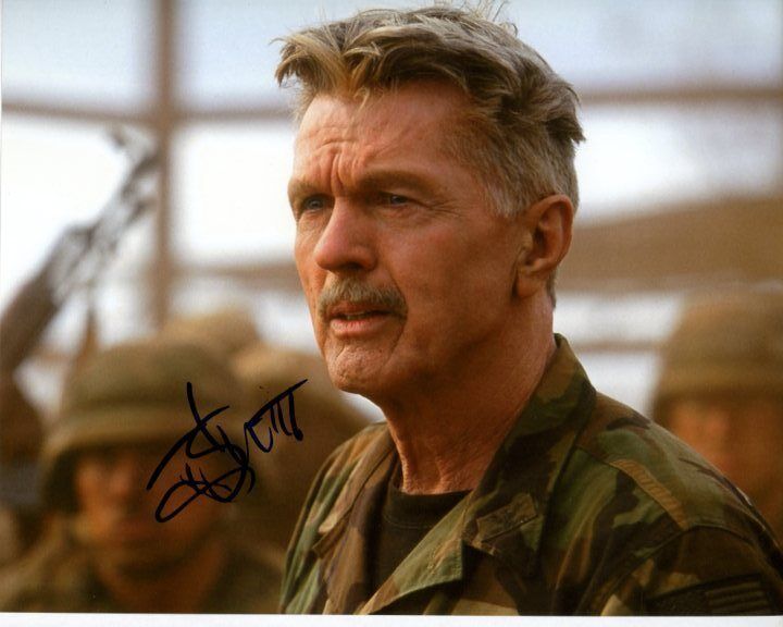 TOM SKERRITT Signed Autographed TEARS OF THE SUN BILL RHODES Photo Poster painting