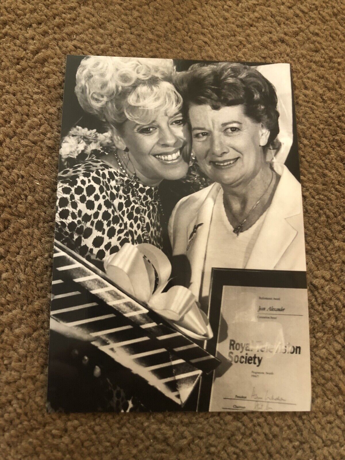 JULIE GOODYEAR & JEAN ALEXANDER (CORONATION STREET) UNSIGNED Photo Poster painting- 6x4”