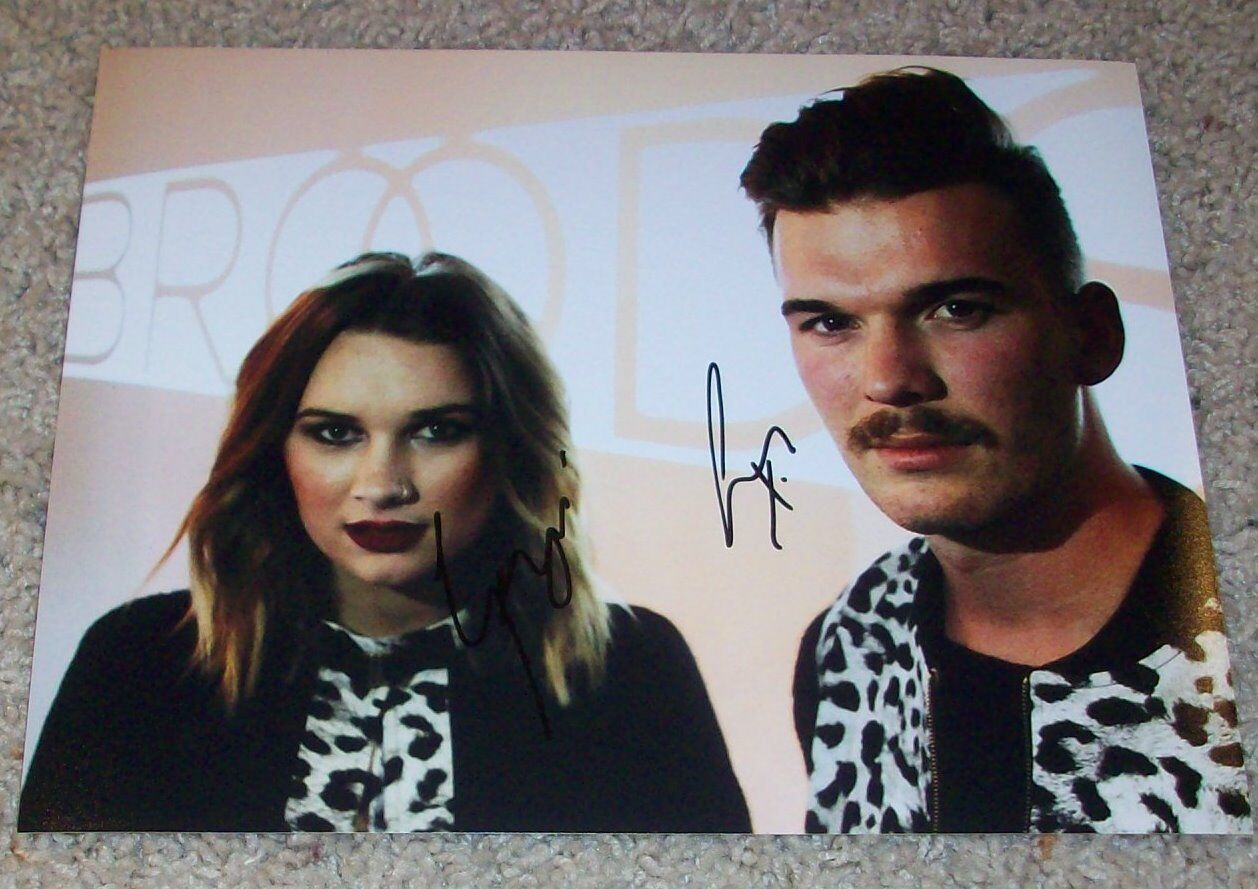 BROODS BAND SIGNED AUTOGRAPH 8x10 Photo Poster painting F w/PROOF CALEB & GEORGIA NOTT