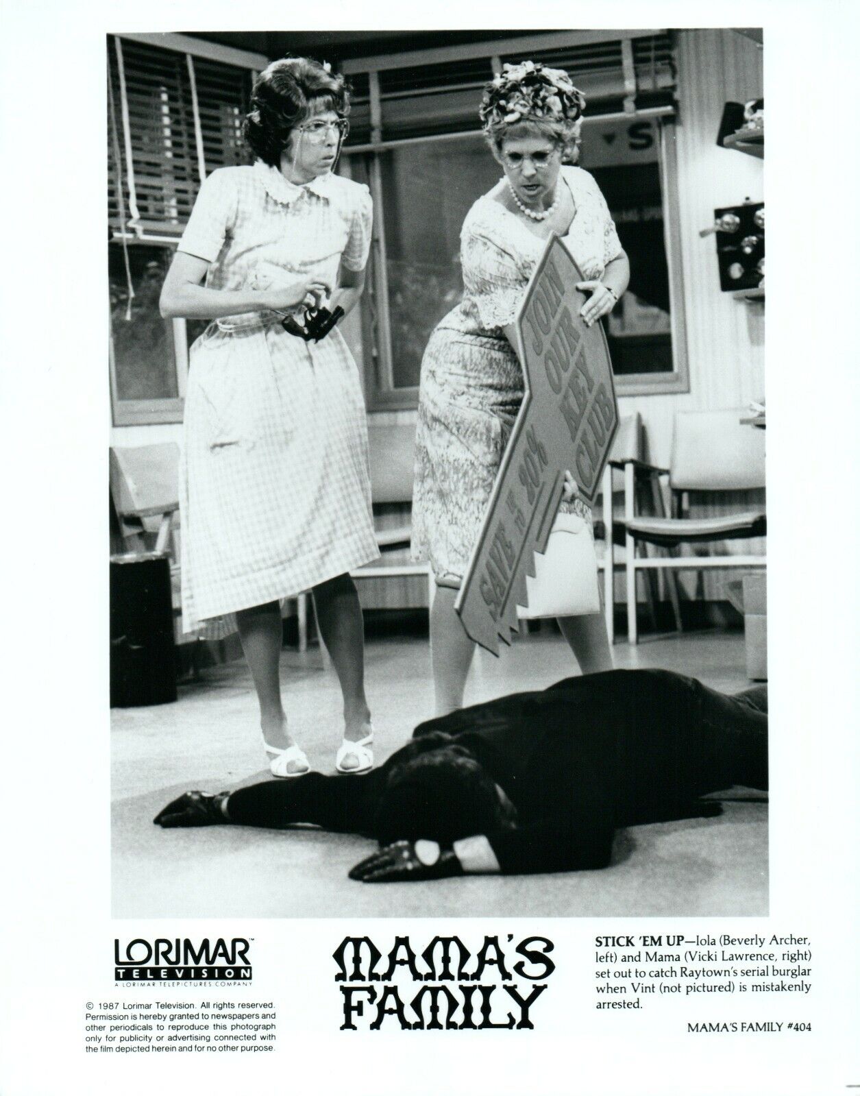 VICKI LAWRENCE BEVERLY ARCHER 1987 MAMA'S FAMILY 8x10 HOUSTON CHRONICLE Photo Poster painting