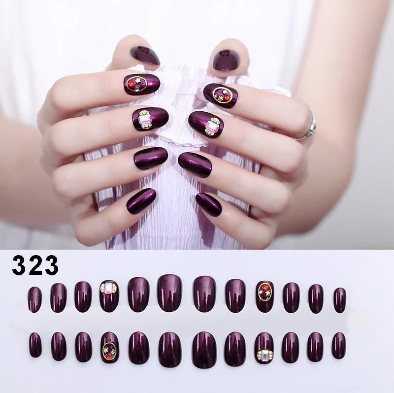 24Pcs Fake Fingernails Full Cover Short Round Press on Nails Dripping Shape Heart Pendant Nail Tips Wearable Fake Art with Glue-Nail Inspo