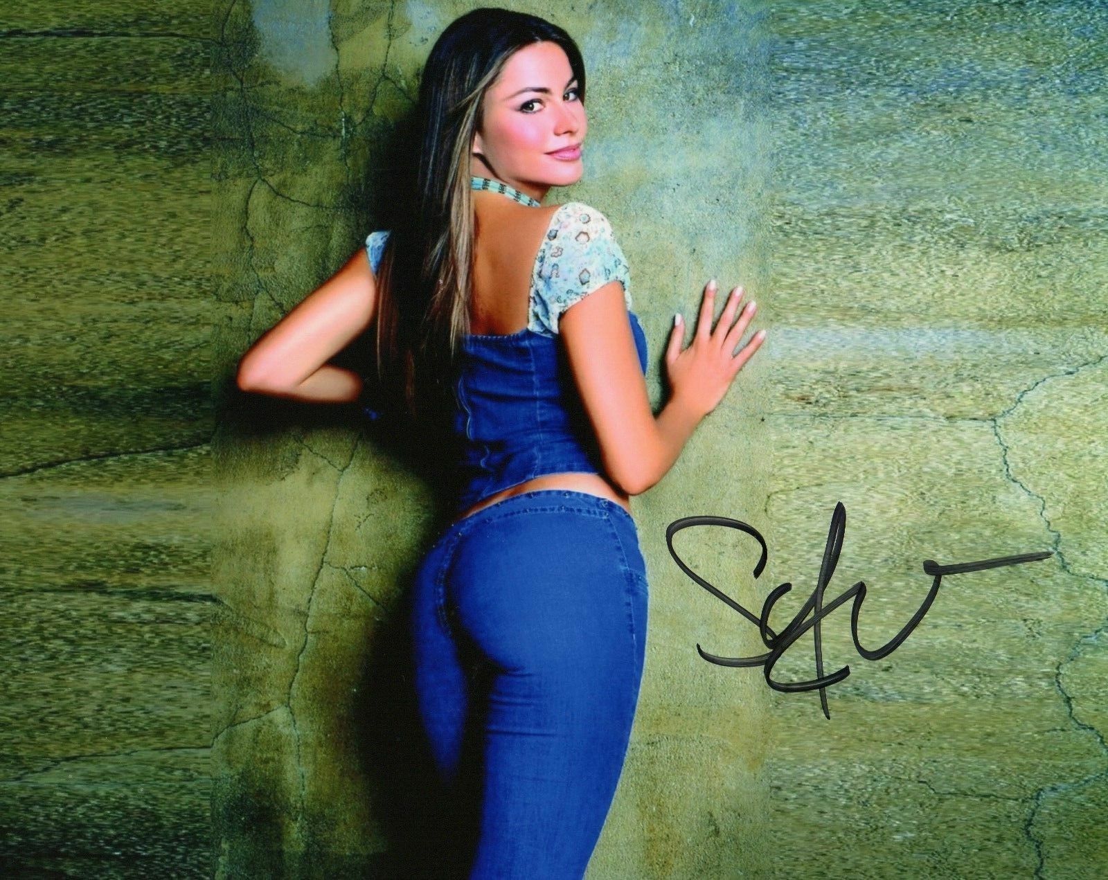 SOFIA VERGARA AUTOGRAPHED SIGNED A4 PP POSTER Photo Poster painting PRINT 10