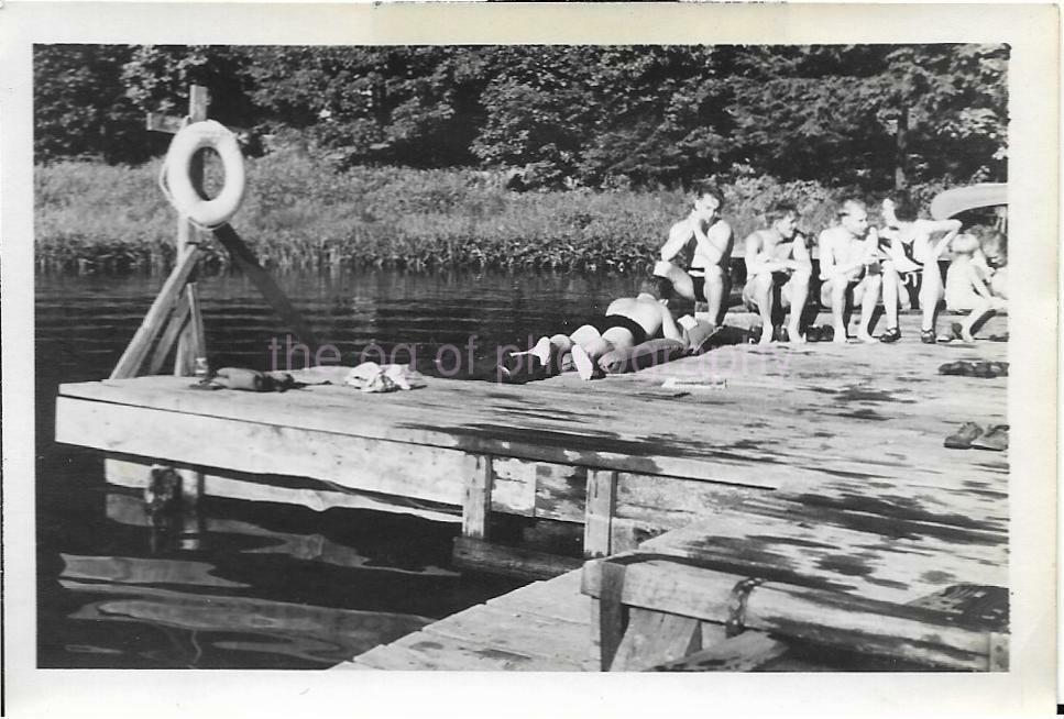 Found ANTIQUE Photo Poster paintingGRAPH bw A DAY AT THE RIVER Original VINTAGE JD 110 12 O