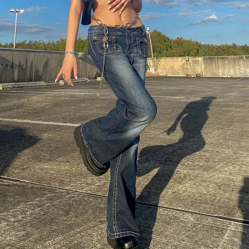 Toloer Multi-Pocket Slim Horn Jeans Woman-Outfit Ideas