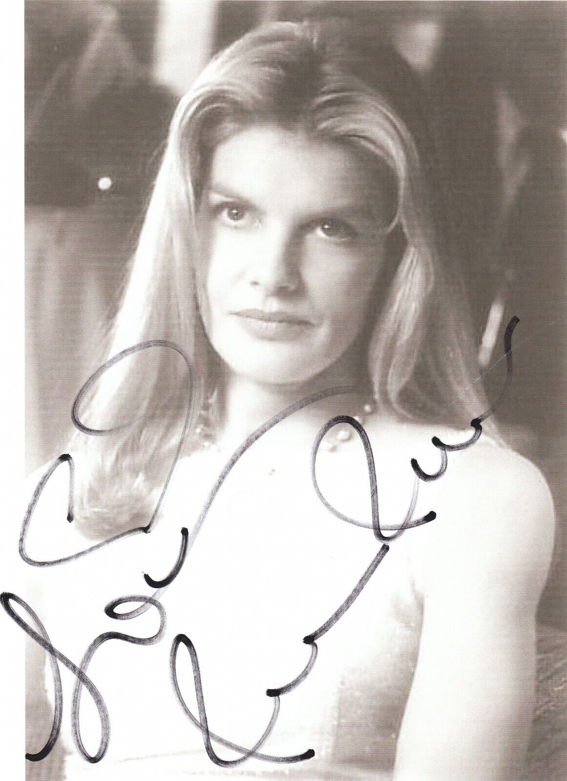 Rene Russo Autographed 8x10 Photo Poster painting