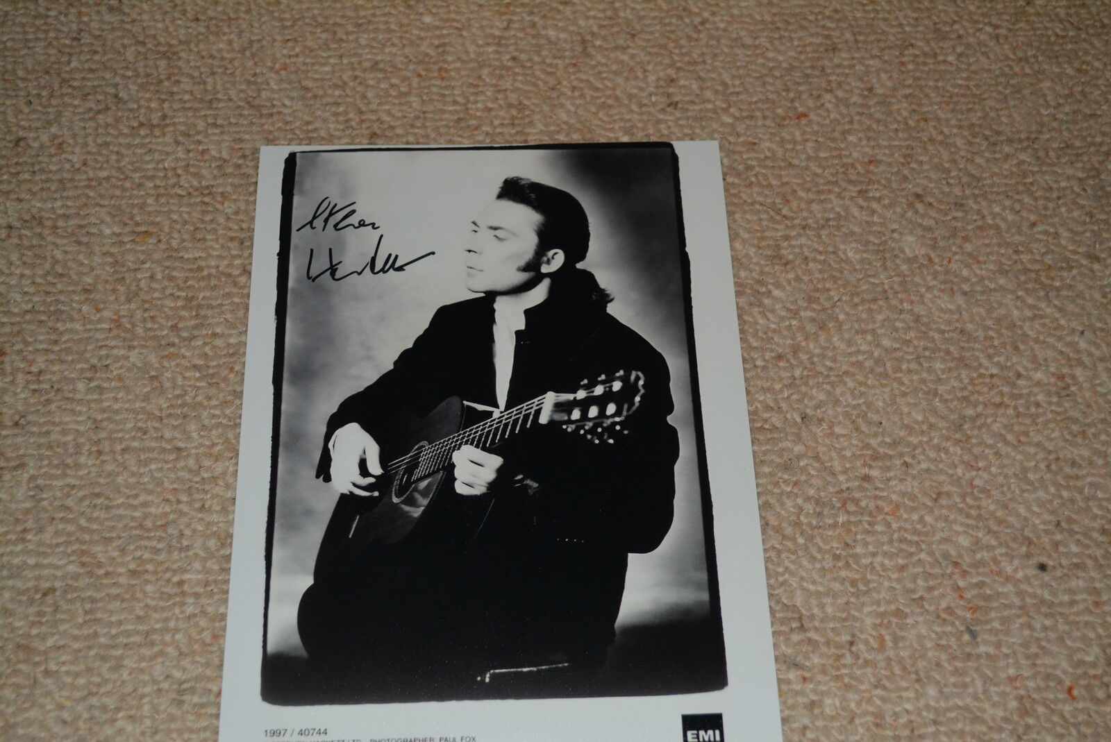 STEVE HACKETT signed autograph In Person 8x12 (20x30 cm) GENESIS