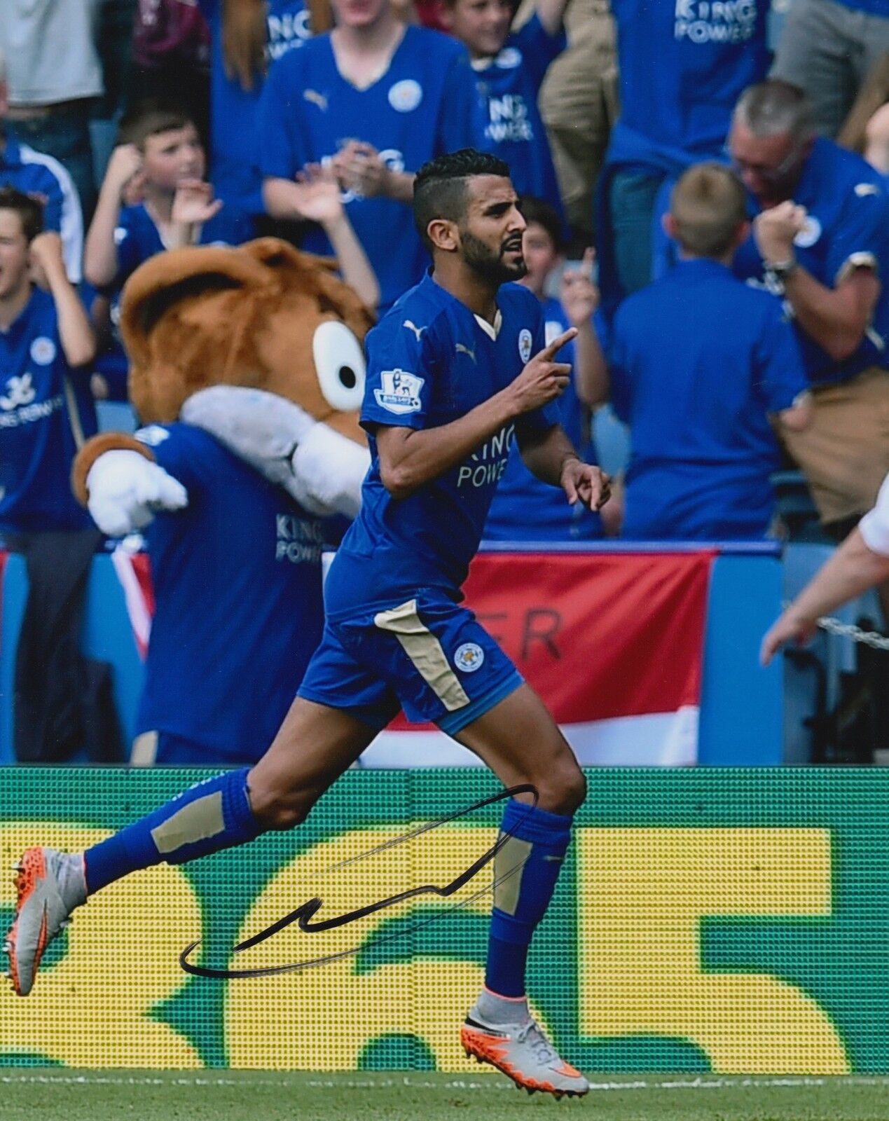 LEICESTER CITY HAND SIGNED RIYAD MAHREZ 10X8 Photo Poster painting 4.