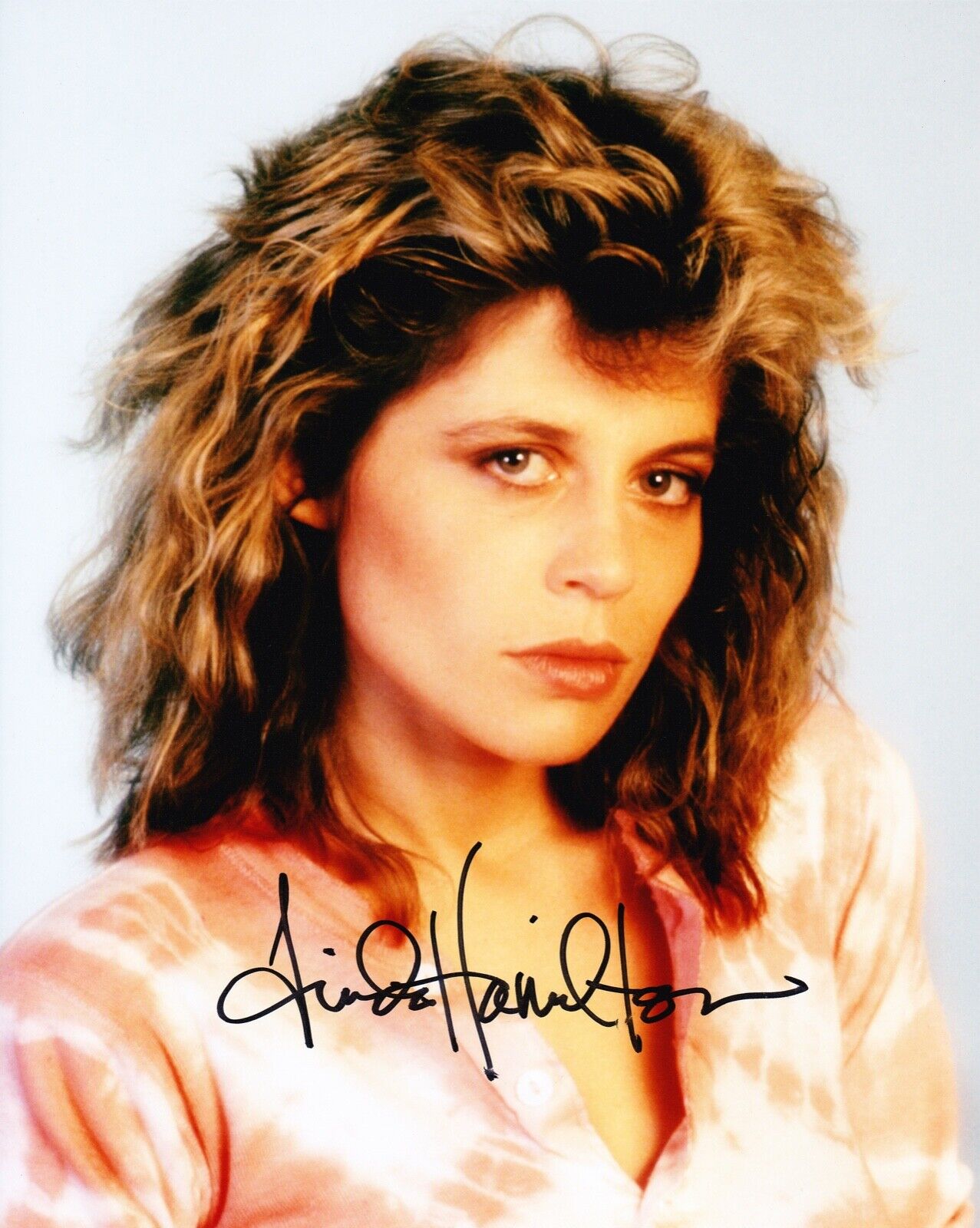 Linda Hamilton Signed 10X8 Photo Poster painting Terminator DARK FATE SEXY IMAGE AFTAL COA (H)