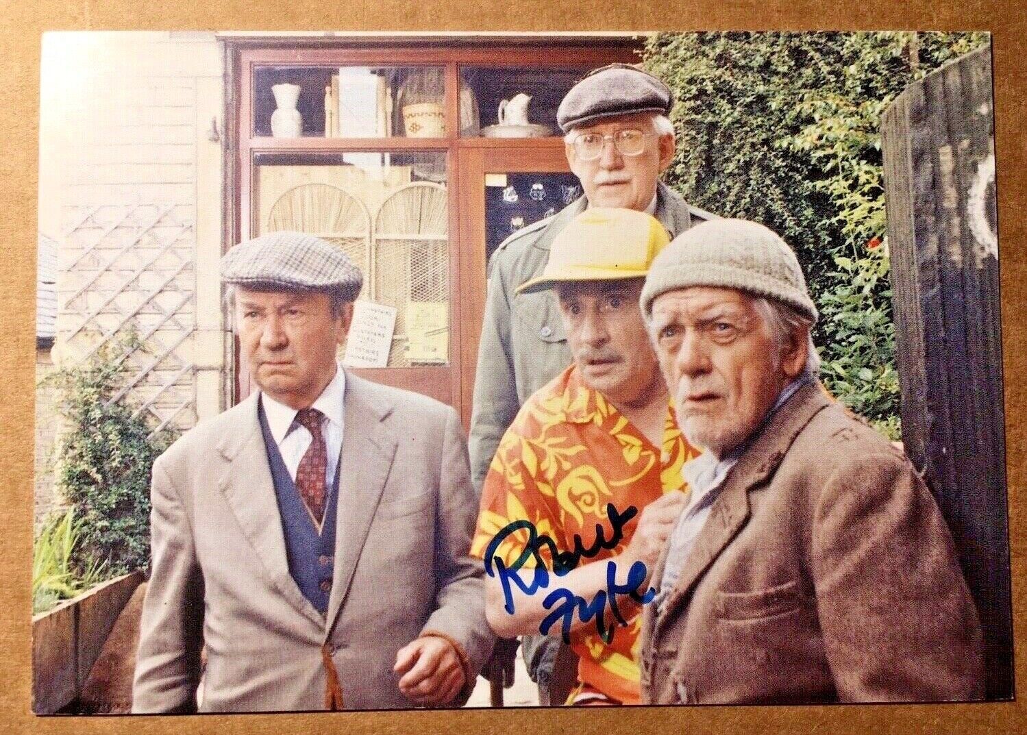 ROBERT FYFE RIP Last of the Summer Wine Genuine Authentic Signed 6x4 Photo Poster painting UACC