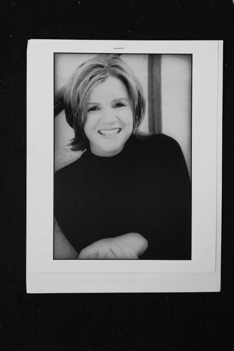 Mare Winningham - 8x10 Headshot Photo Poster painting w/ Resume - St Elmos Fire