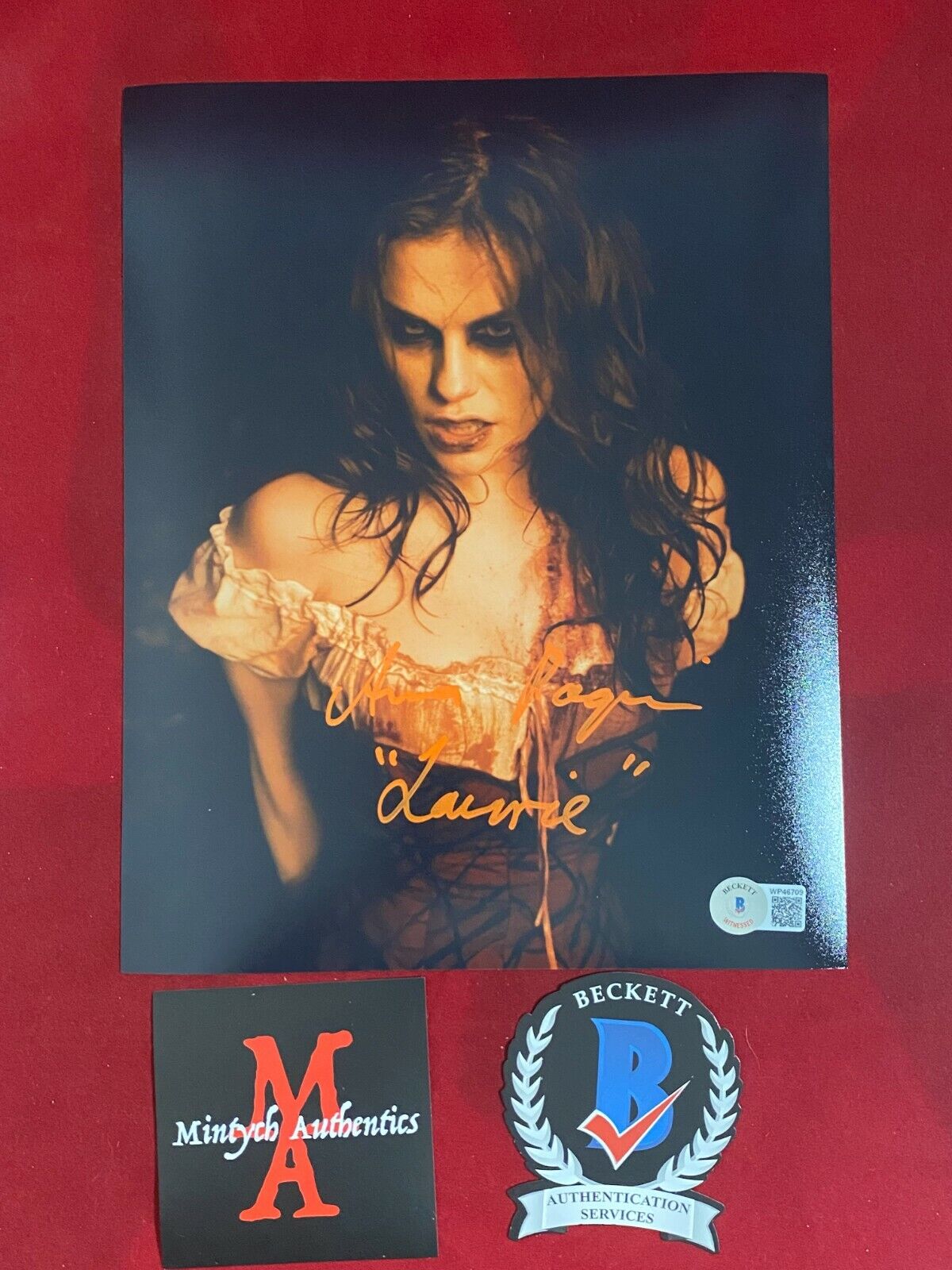 ANNA PAQUIN AUTOGRAPHED SIGNED 8x10 Photo Poster painting! TRICK 'R TREAT! LAURIE! BECKETT COA!