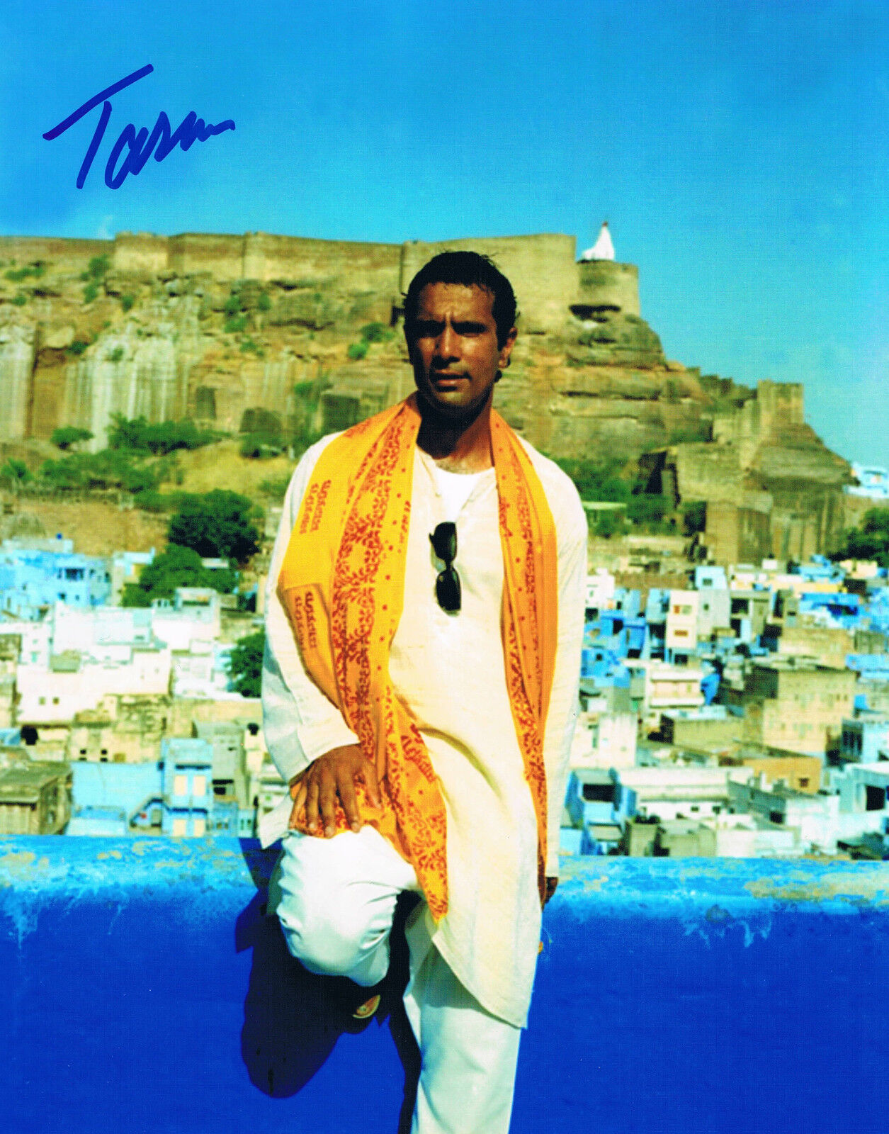 Tarsem Singh genuine autograph 8x12