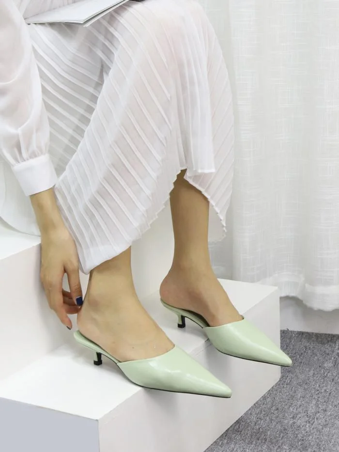Fashion trendy pointed toe breathable toe cap low-heel slippers