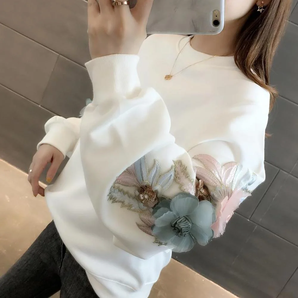 Delicate Pretty Flower Embroidery Sweatshirt