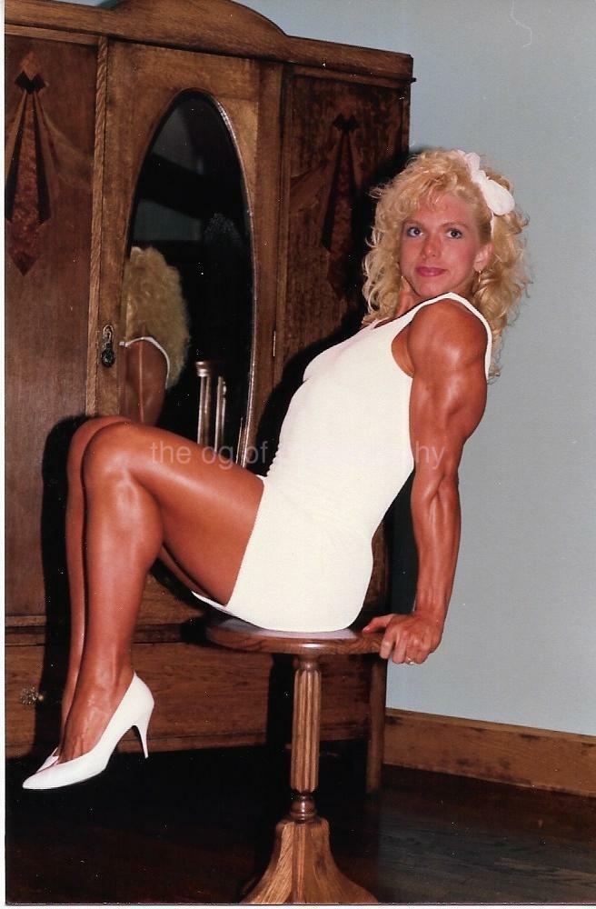 VERY PRETTY WOMAN 80's 90's FOUND Photo Poster painting Color FITNESS MODEL Original EN 17 42 B