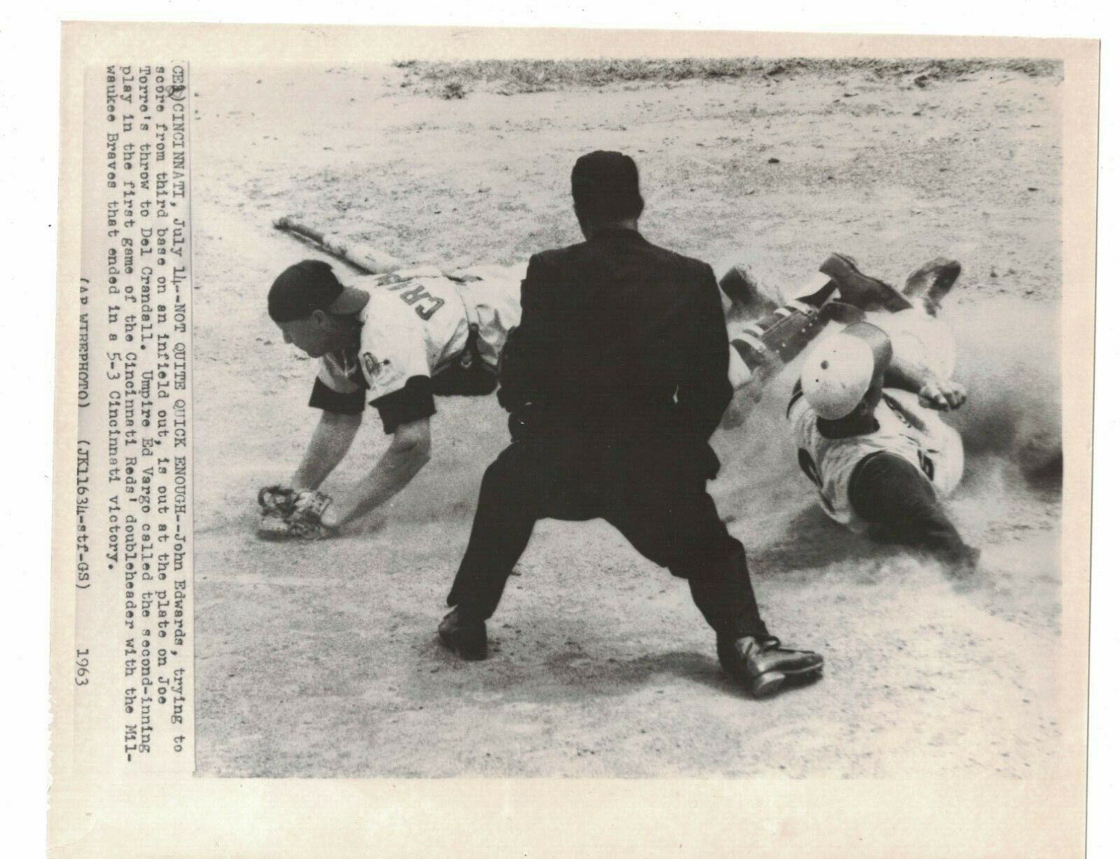 John Edwards Reds Del Crandell Braves Ed Varfo UMP 1963 8x10 AP Wire Photo Poster painting AO148