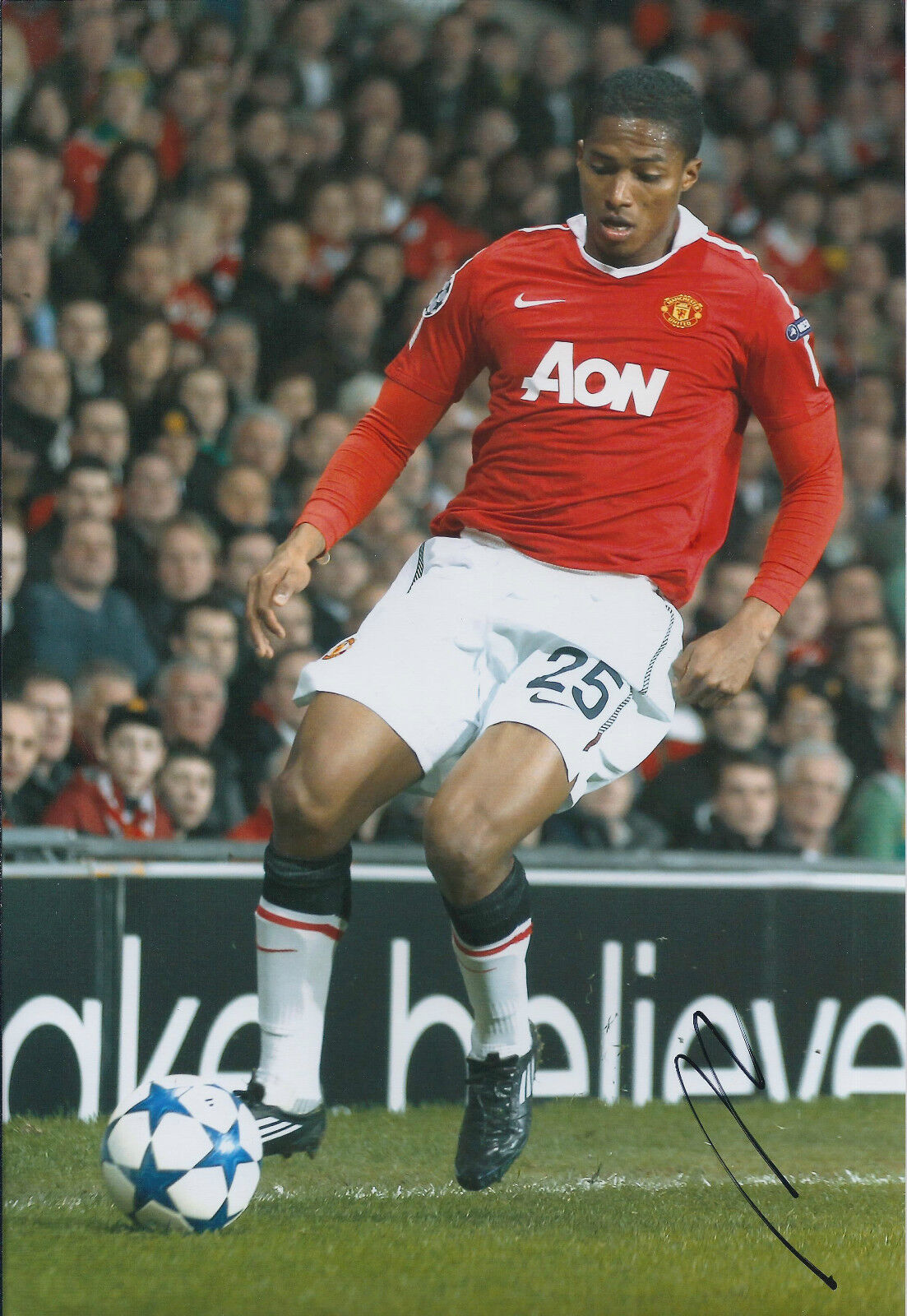 Antonio VALENCIA Signed Autograph 12x8 Photo Poster painting AFTAL COA Manchester United Genuine