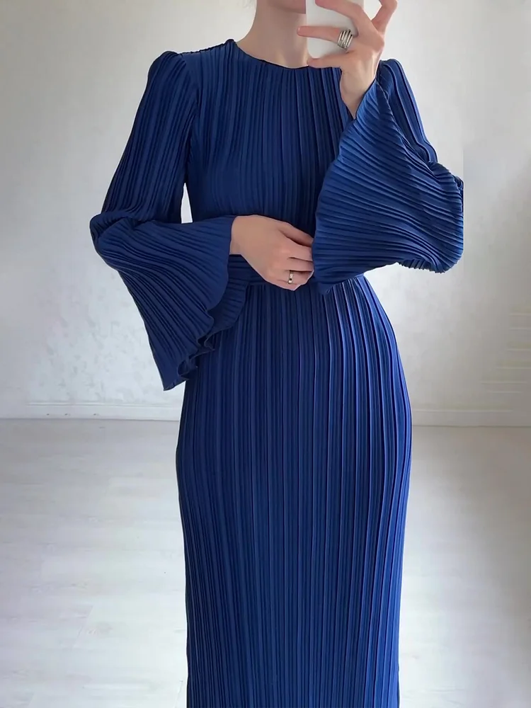Elegant Pleated Bell Sleeve Mid-length Dress
