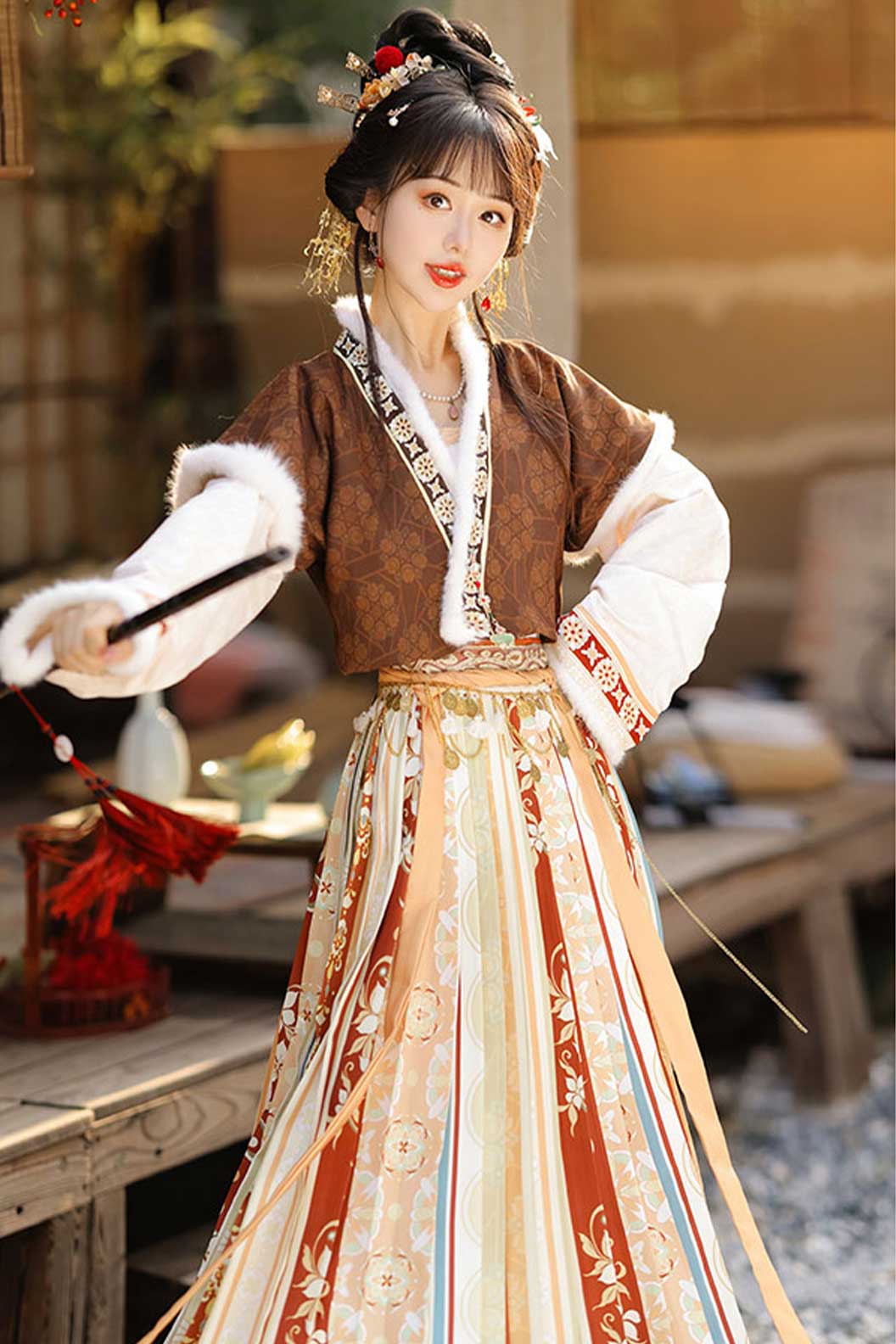 Tang Dynasty Hanfu Pleated Skirt with banbi for winter - suiyueyan 秋岁宴  Stupa Stones