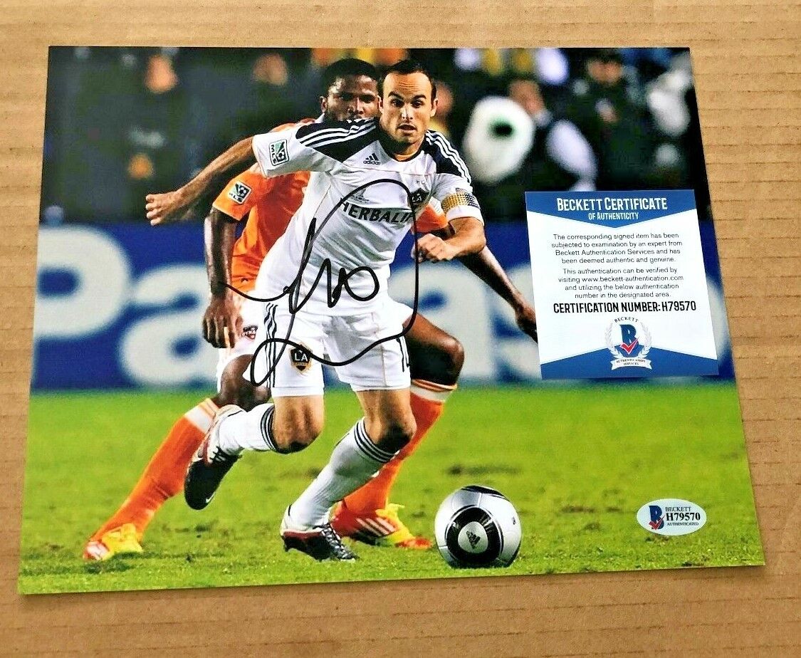 LANDON DONOVAN SIGNED 8X10 SOCCER Photo Poster painting BECKETT CERTIFIED