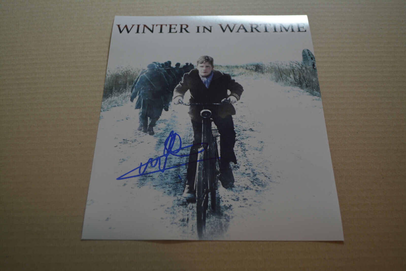 MARTIJN LAKEMEIER signed autograph In Person 8x10 (20x25 cm) OORLOGSWINTER