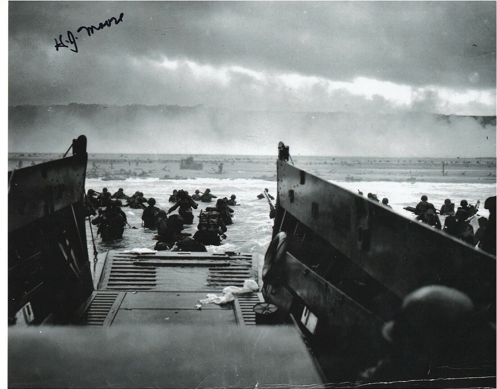 JOE MOORE USS BAYFIELD APA 33-UTAH BEACH D-DAY VETERAN RARE D-DAY SIGNED Photo Poster painting