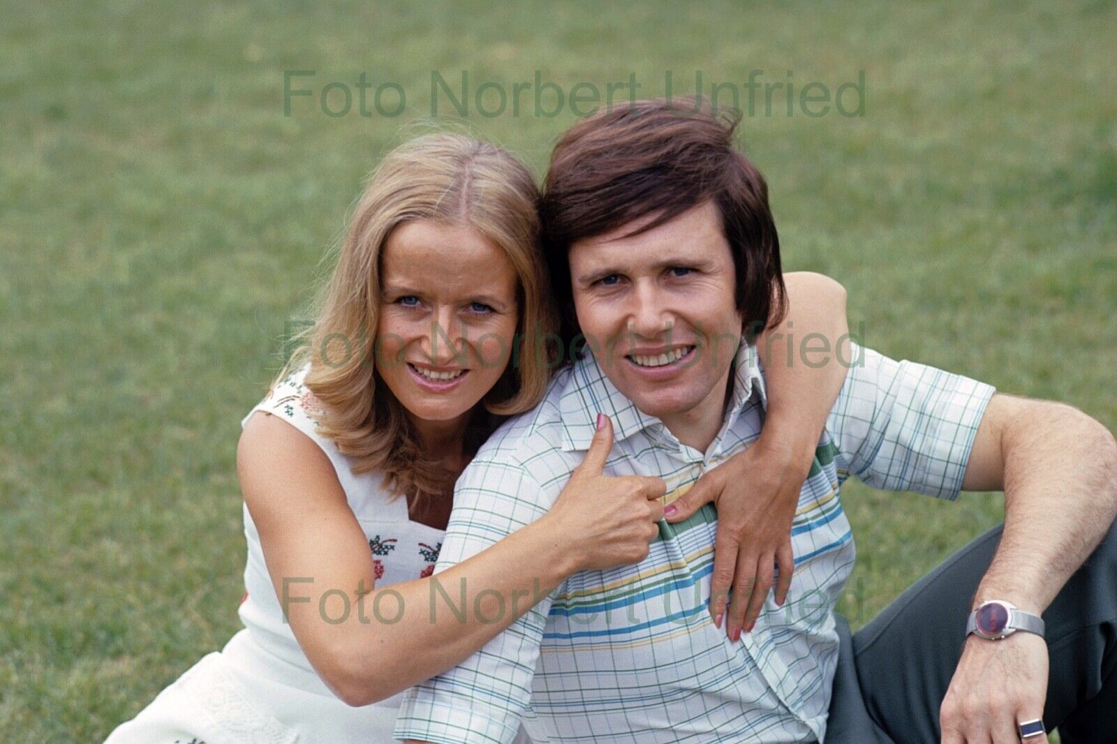 Pat And Paul 10 X 15 CM Photo Poster painting Without Autograph (Star-15