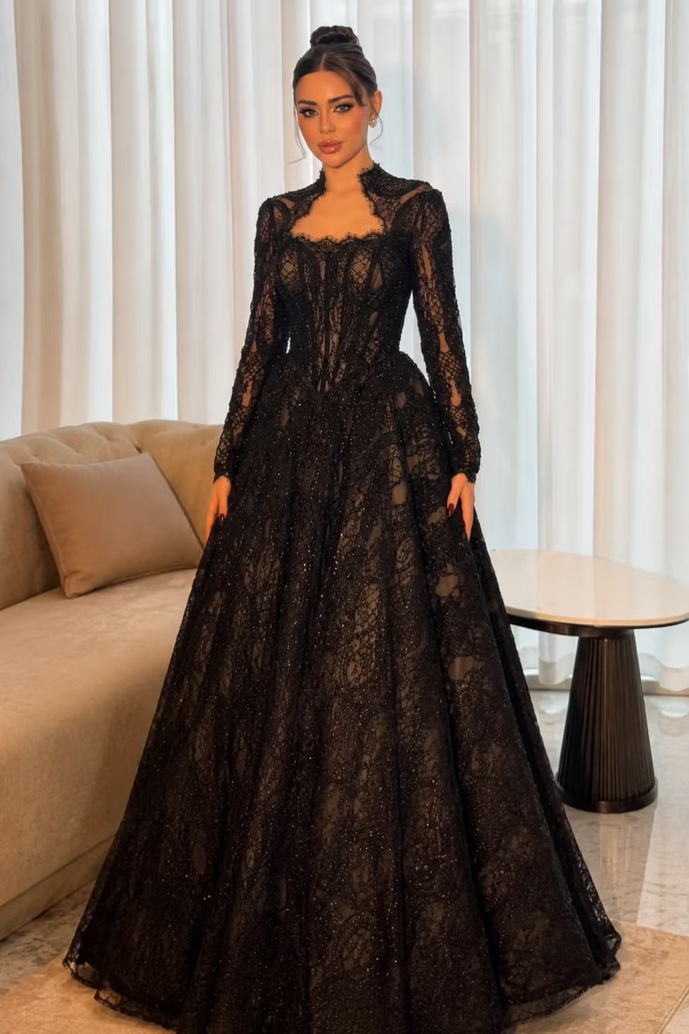 Lussooy Glitter Black A-Line Evening Dress Long Sleeves with Beaded