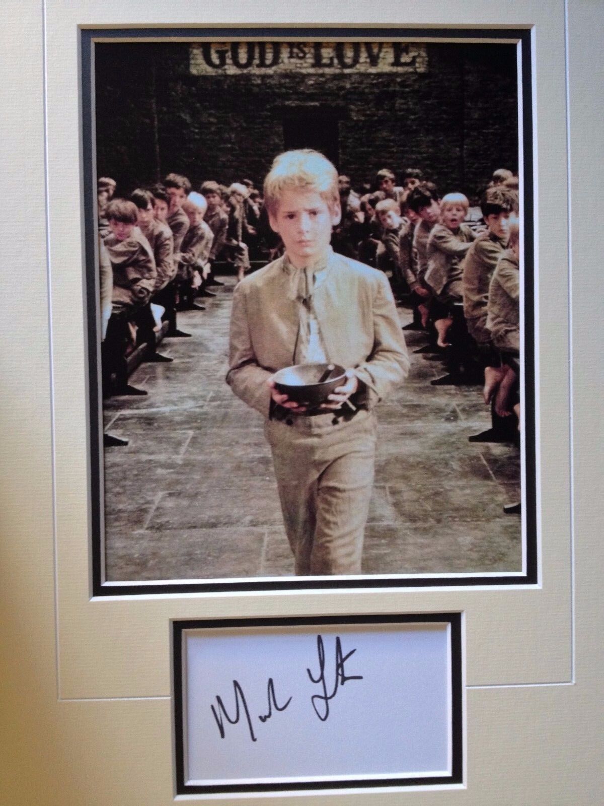 MARK LESTER - GREAT CHILD ACTOR - OLIVER - SIGNED COLOUR Photo Poster painting DISPLAY