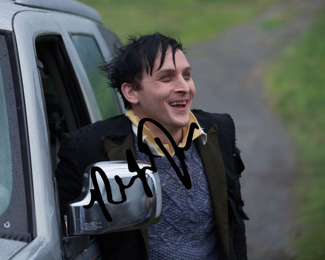 ROBIN LORD TAYLOR Oswald Cobblepot Gotham SIGNED 10 X 8