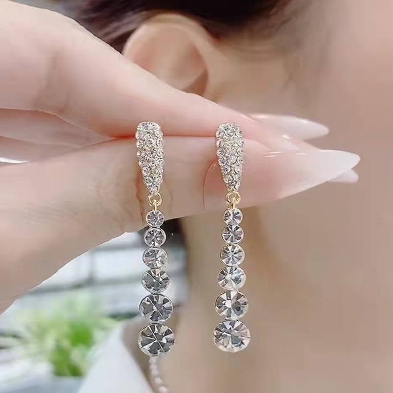 Super Flash Diamond-mounted Earrings