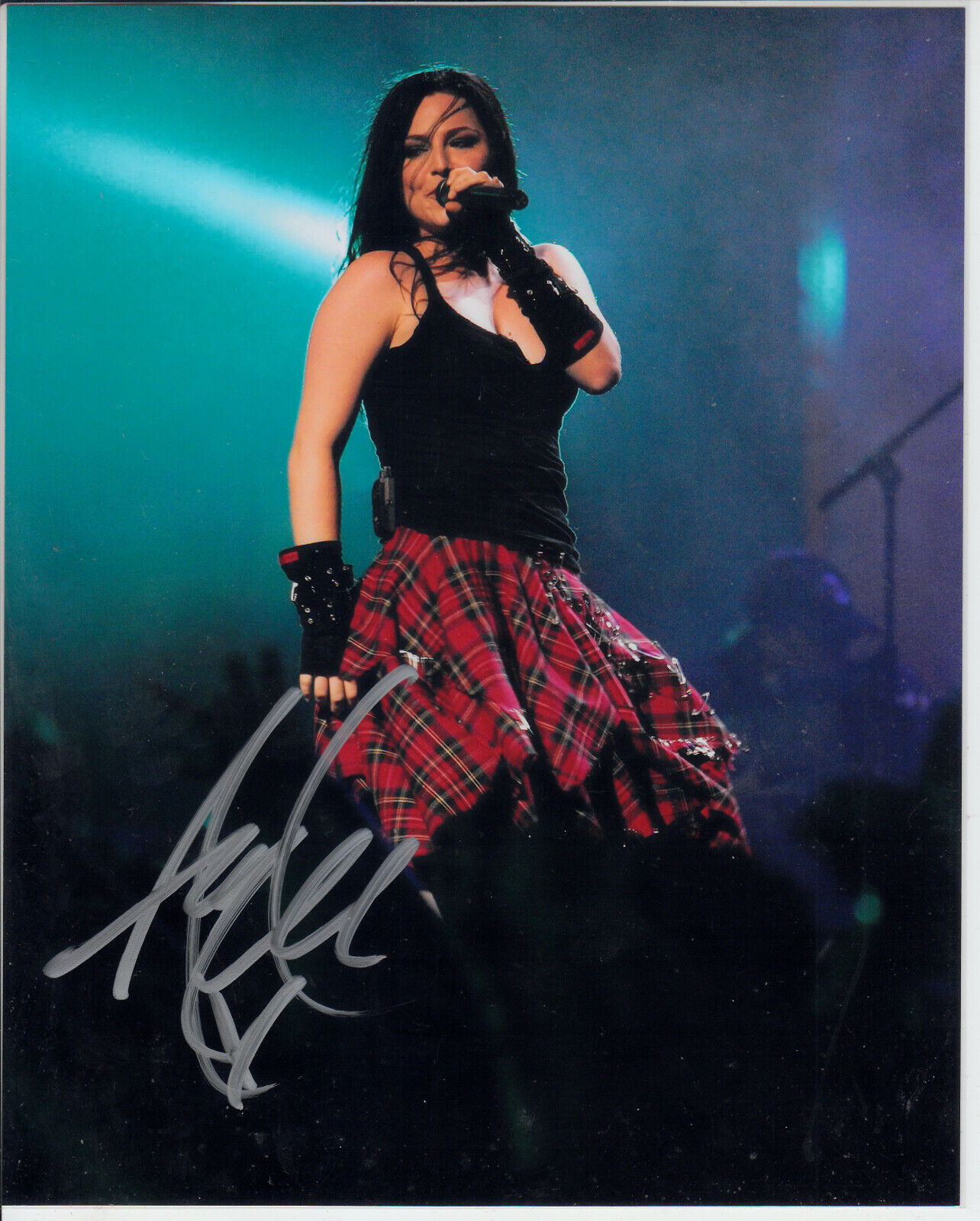 Amy Lee from group Evanescence Autograph Signed 8x10